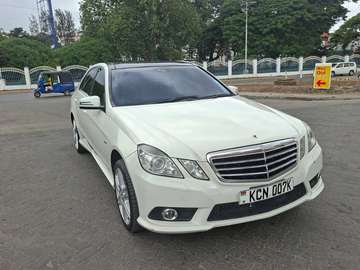 MERCEDES BENZ E250  Sunroof 2011 PETROL