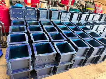 Cast iron Concrete Cube Moulds
