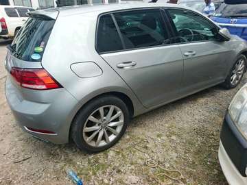 Volkswagen Golf silver
