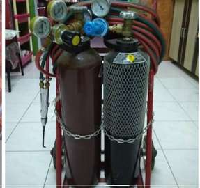 OXYGEN & ACETYLENE (WELDING GAS) FOR SALE