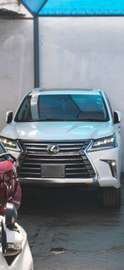 Lexus LX570 Sport 2019 white