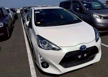 Toyota Aqua white color fully loaded 2017