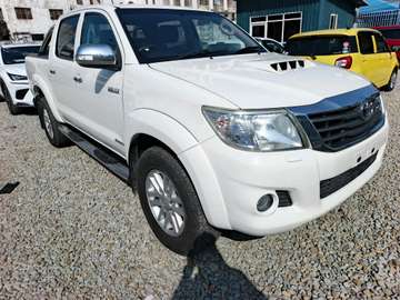 Toyota  Hilux invincible 2017