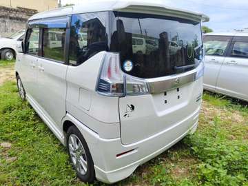 Suzuki solio hybrid white 2018