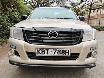 TOYOTA HILUX SINGLE CAB MANUAL LOCALLY ASSEMBLED