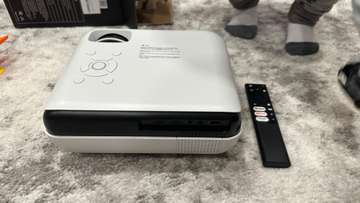 Native 1080P Bluetooth Mini Projector