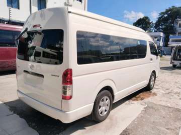 Toyota hiace 9L