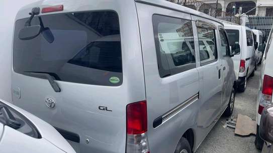 TOYOTA TOWN ACE GL 2018MODEL MANUAL image 9