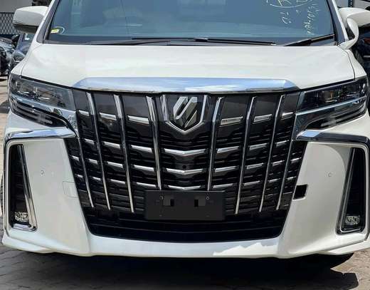 Toyota Alphard Sunroof white Premium grade 2017 image 4