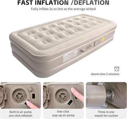 Inflatable outdoor/indoor sleeping compact airbed* image 2