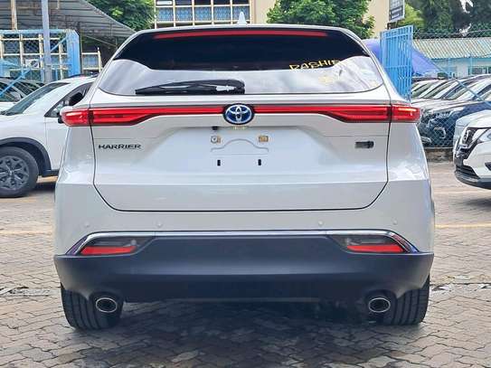 Toyota Harrier Hybrid 2020 White SUV 5-Seater image 12
