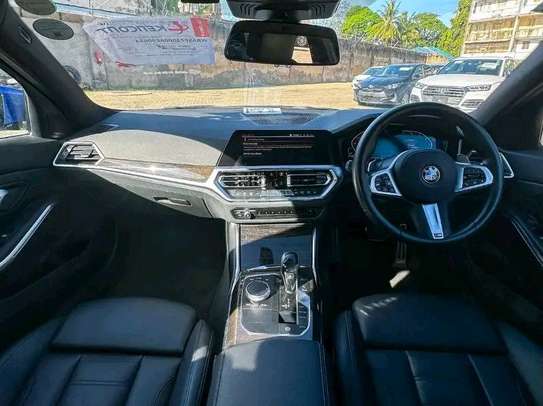 Bmw 320i image 3