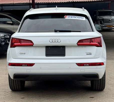 Audi Q5 Quattro S-Line White 2017 image 8