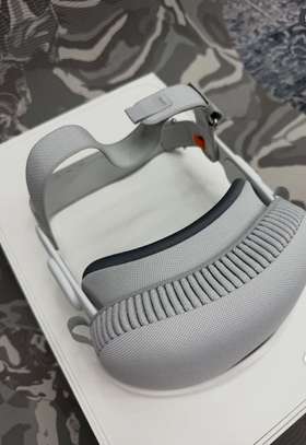 Apple vision pro 512GB image 6