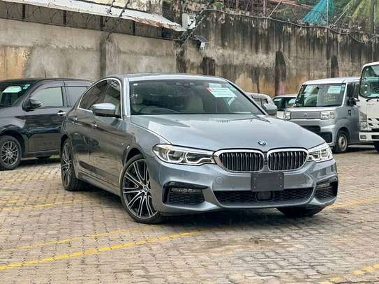 BMW 540i metallic Blue 2019 image 6