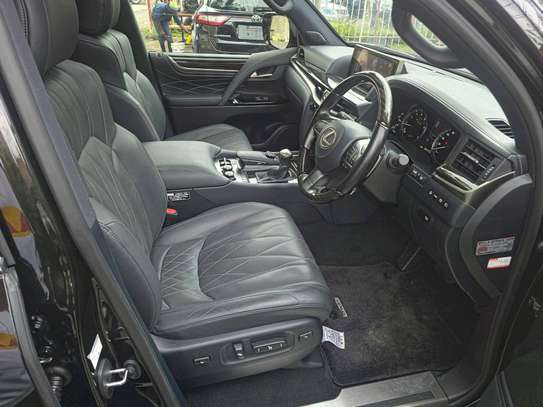 2020 Lexus LX570 image 6