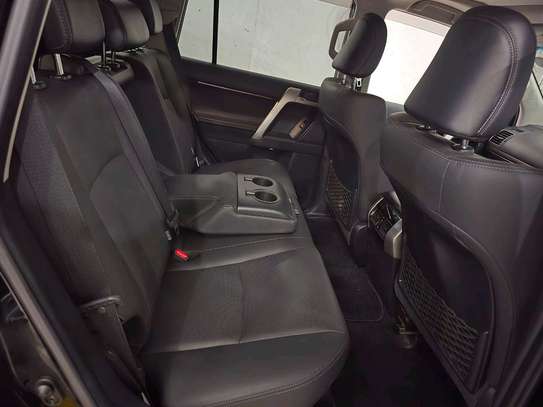 Toyota landcruiser Prado TXl image 7