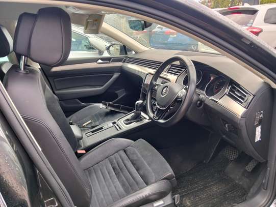 Volkswagen Passat 2018 model image 8