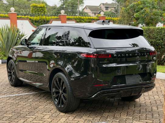 2023 Range Rover sport D300 image 8