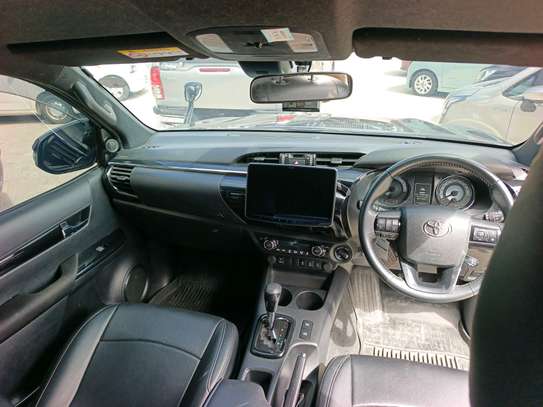 Toyota hilux double black image 14