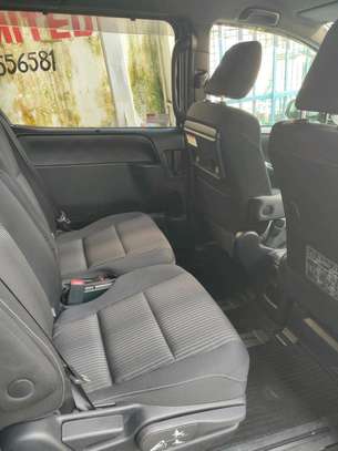 Toyota Noah hybrid white 2WD 2018 image 10