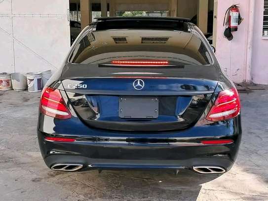 Mercedes benz E250 2018model Sunroof image 10