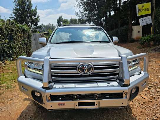2019 Toyota land cruiser Sahara image 14