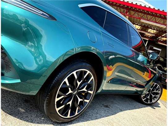 2022 ASTON MARTIN DBX BASE GRADE image 5