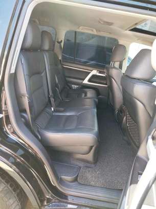 Toyota Land cruiser ZX V8 Black 2017 image 5