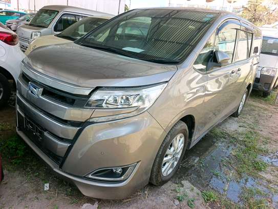 Toyota Noah hybrid grey image 5