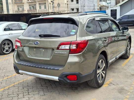 Subaru Outback Grey 2018 AWD image 12