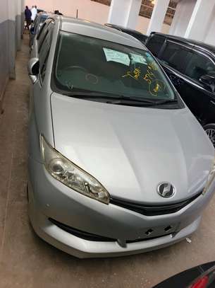 Toyota wish silve image 2