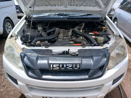 ISUZU DMAX DOUBLE CAB PICK UP image 4