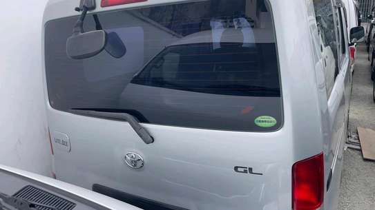 TOYOTA TOWN ACE GL 2018MODEL MANUAL image 10