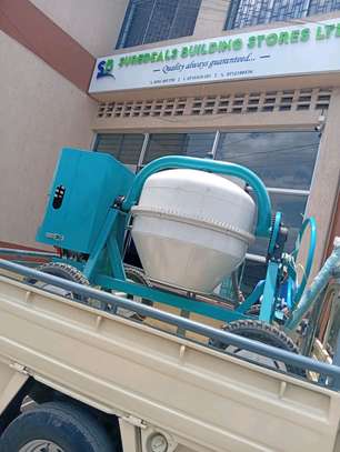 400-litre diesel-powered portable concrete mixer image 2