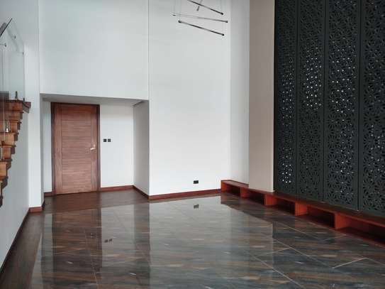 4 Bed Apartment with En Suite in General Mathenge image 12