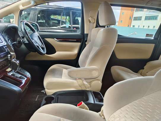 Toyota Alphard 2018 Silver image 7