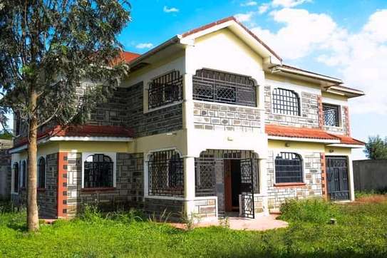 4 bedroom Mansion ( +1br sq) at Pipeline, Nakuru image 1