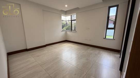 2 Bed Apartment with En Suite in Rhapta Road image 9