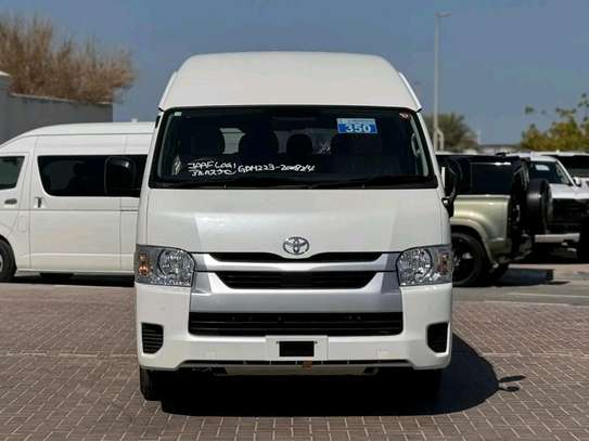 Toyota Hiace 9L White 2018 image 1