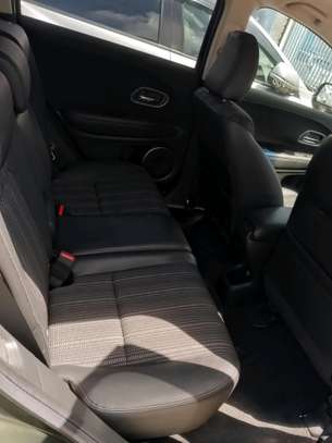 Honda vezzel hybrid jungle green image 10