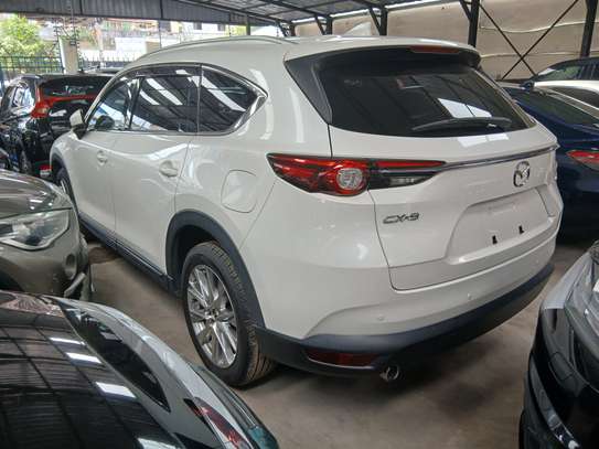 Mazda CX8 white Diesel image 3