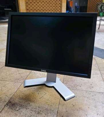 Dell monitor 22inch with display port vga and dvi image 1