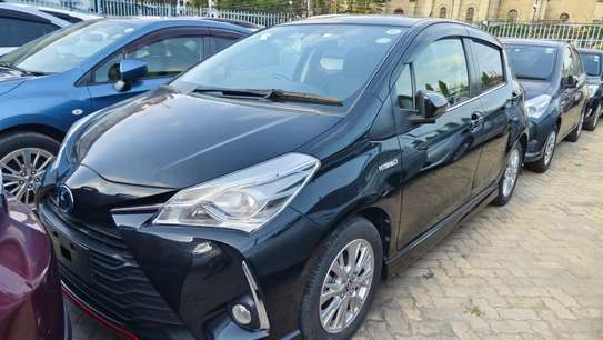Toyota Yaris Hybrid black 2017 2wd 1500cc image 4
