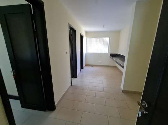 4 Bed Apartment with En Suite in General Mathenge image 13