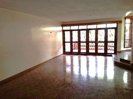 4 Bed Apartment with En Suite in Kilimani image 17
