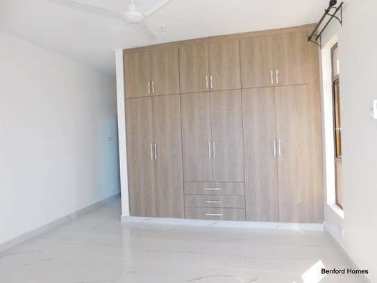 4 Bed Apartment with En Suite in Nyali Area image 4