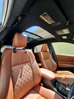 Toyota Harrier premium grade black sunroof 2018 image 6