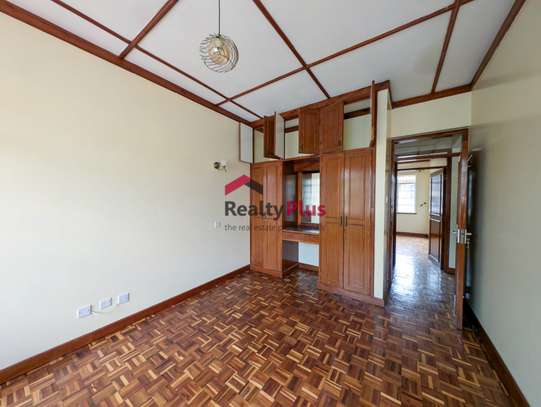 4 Bed Apartment with En Suite in Riverside image 8