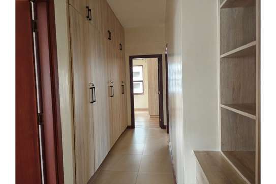 3 Bed Apartment with En Suite in Parklands image 14